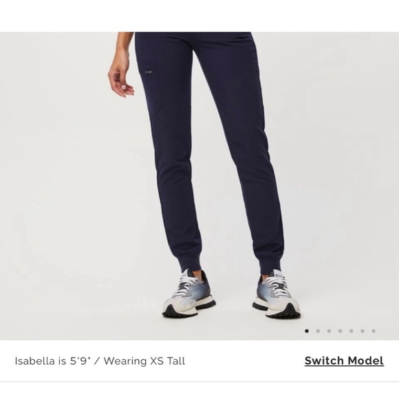 Figs navy set. Rafaela top in medium and Zamora joggers in XL - Picture 3 of 7